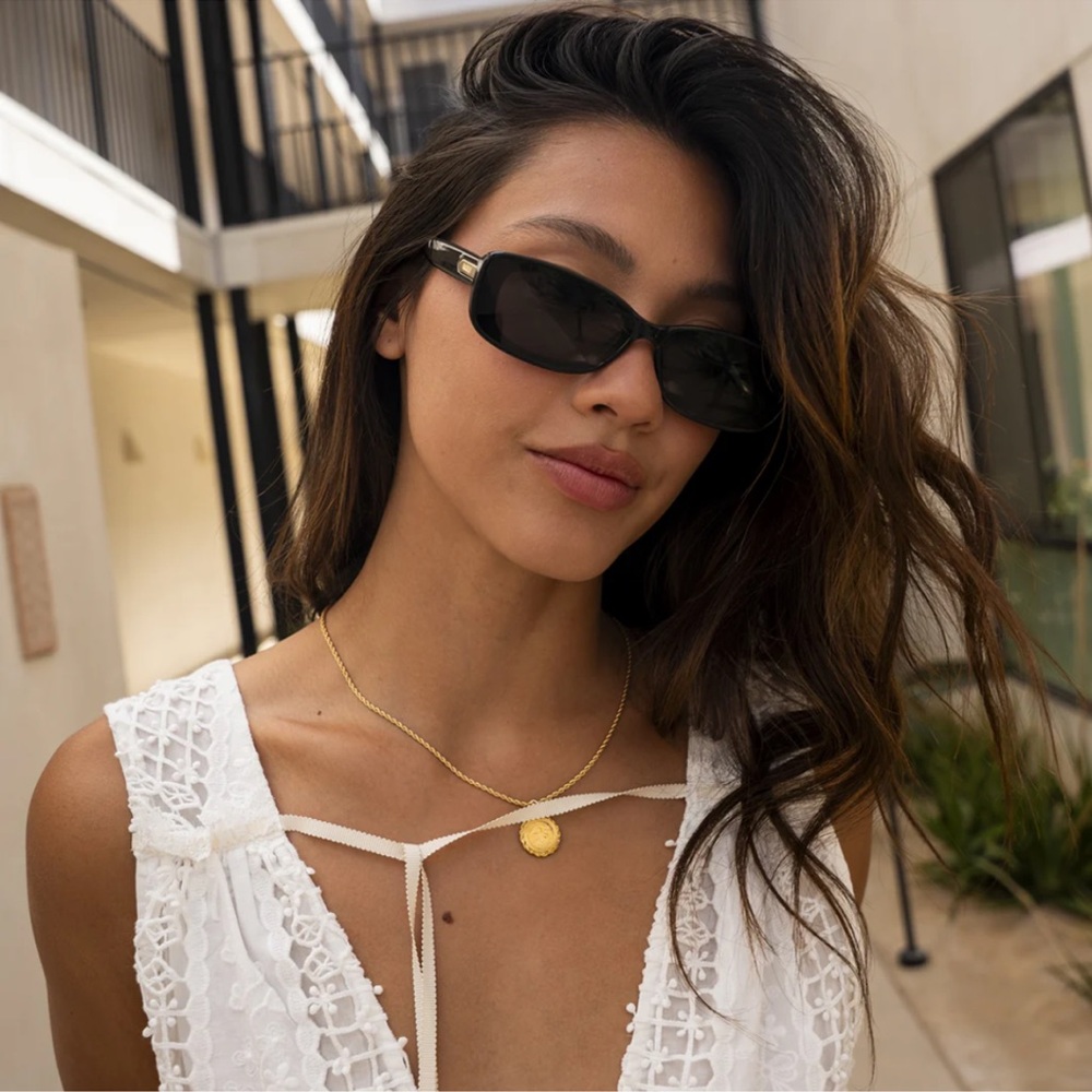 Quay Vibe Check Black Rectangular Sunglasses New … - image 8